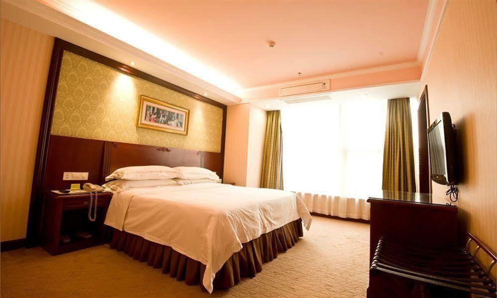 Vienna International Hotel Taicang Nanyang Plaza Экстерьер фото